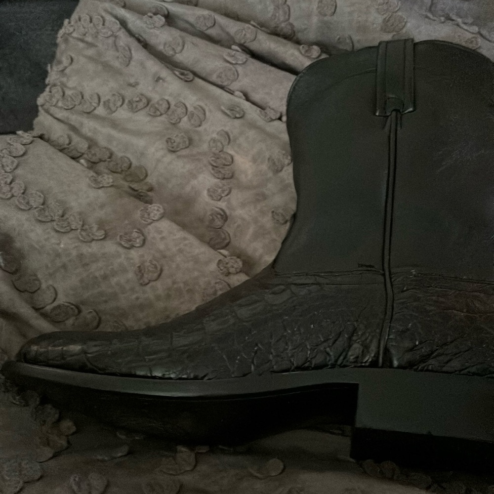 Cody James black Carmen belly boots